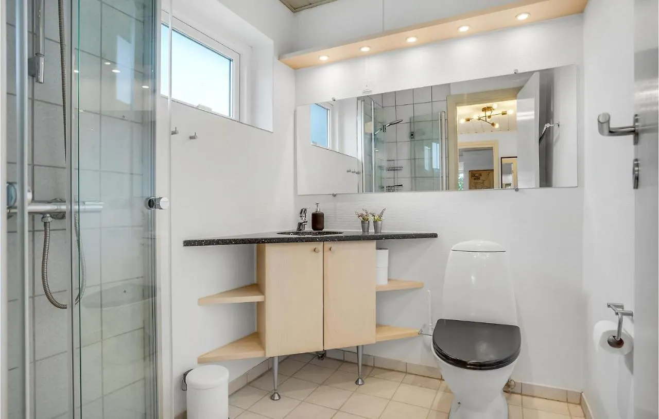 Lovely Home In Ebeltoft With Wifi